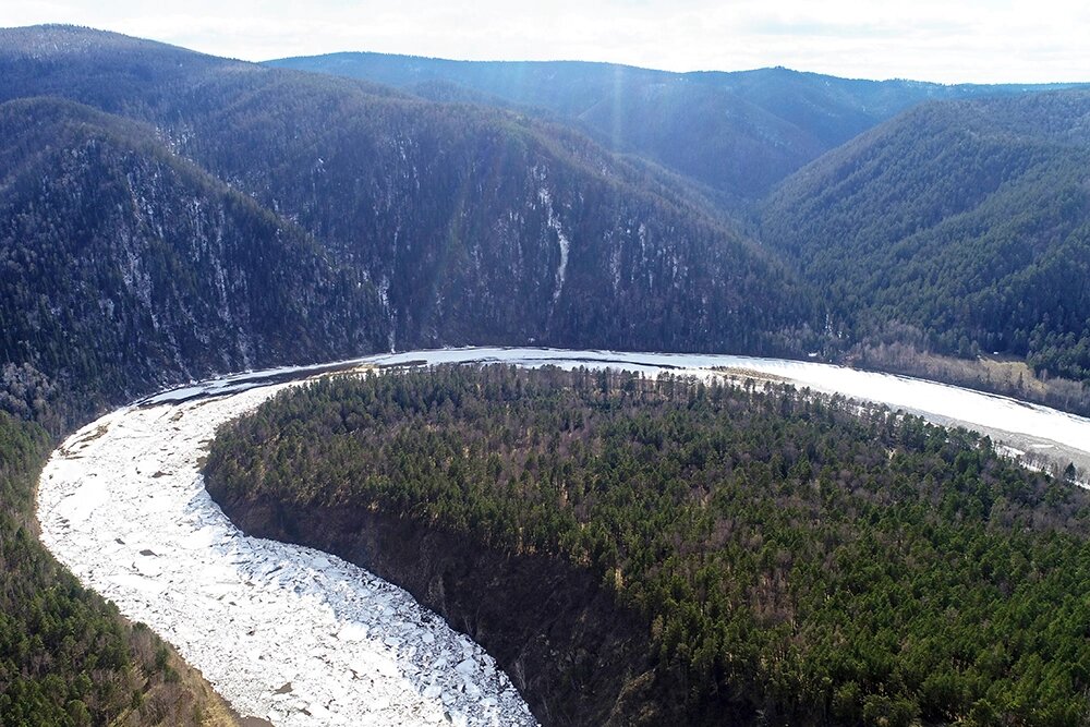    Ледоход на реке Мане. Фото: РИА Новости/ Илья Наймушин
