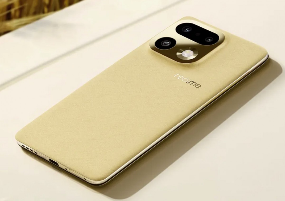 Фото Realme через GSM Arena  📷
