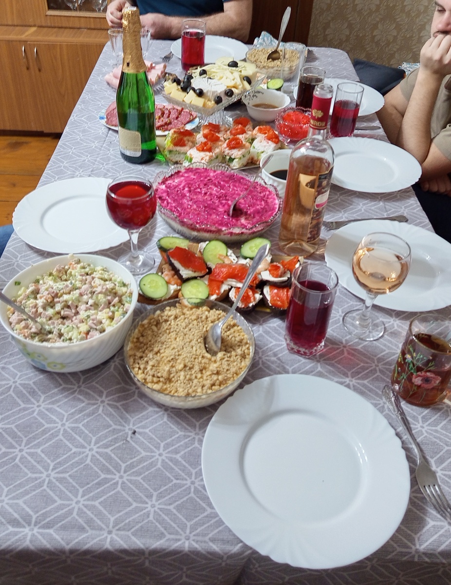 Почти как в детстве... Даже стаканы разномастные в этом году