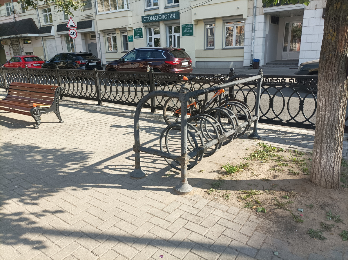 Очередная велопарковка в моей коллекции