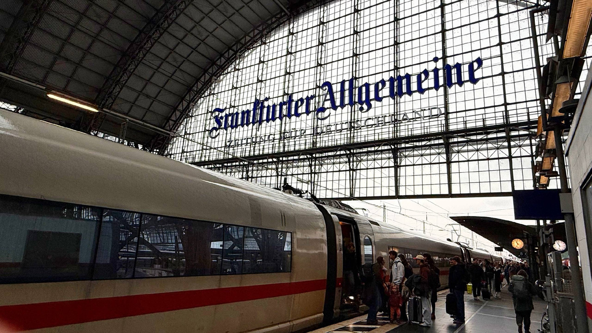 1. Платформа во Франкфурте.