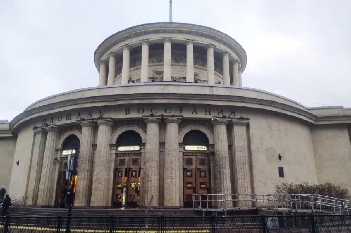    Маньяк выбирал жертв в метро.