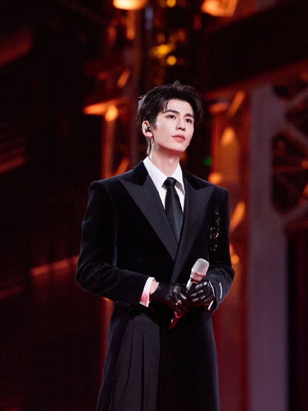 Чжан Линхэ. Смотрите галерею...