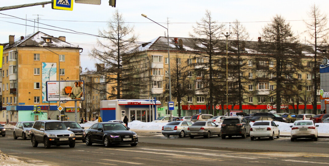 Как правильно проезжать У-образные перекрестки, если нет дорожных знаков