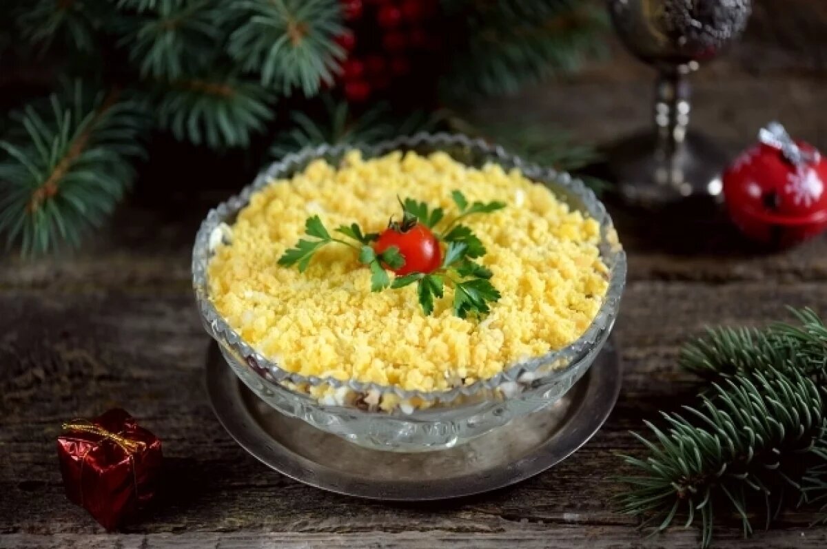    Диетолог Поляков сказал, сколько можно доедать новогодние салаты