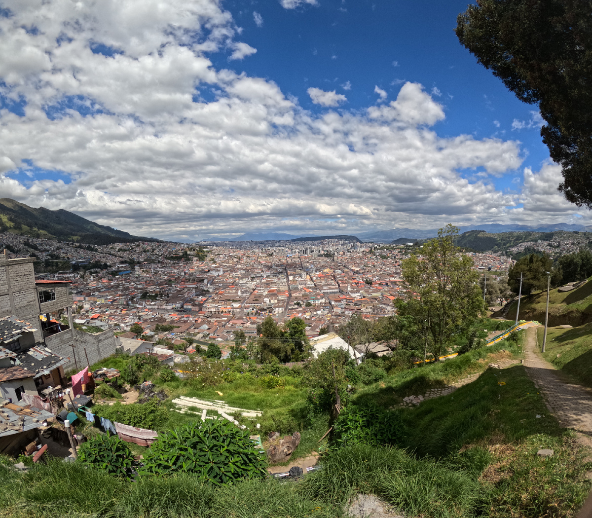 Безкрайний город. Вид днем с холма Панесийо на северные и центральные районы