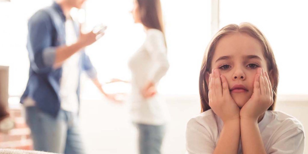 Стоит ли жить с нелюбимым человеком ради детей? Чем опасна эта жертва для всех