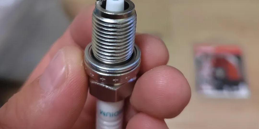 Советы автолюбителям. Как с помощью магнита и мультиметра определить, что свечи зажигания поддельные