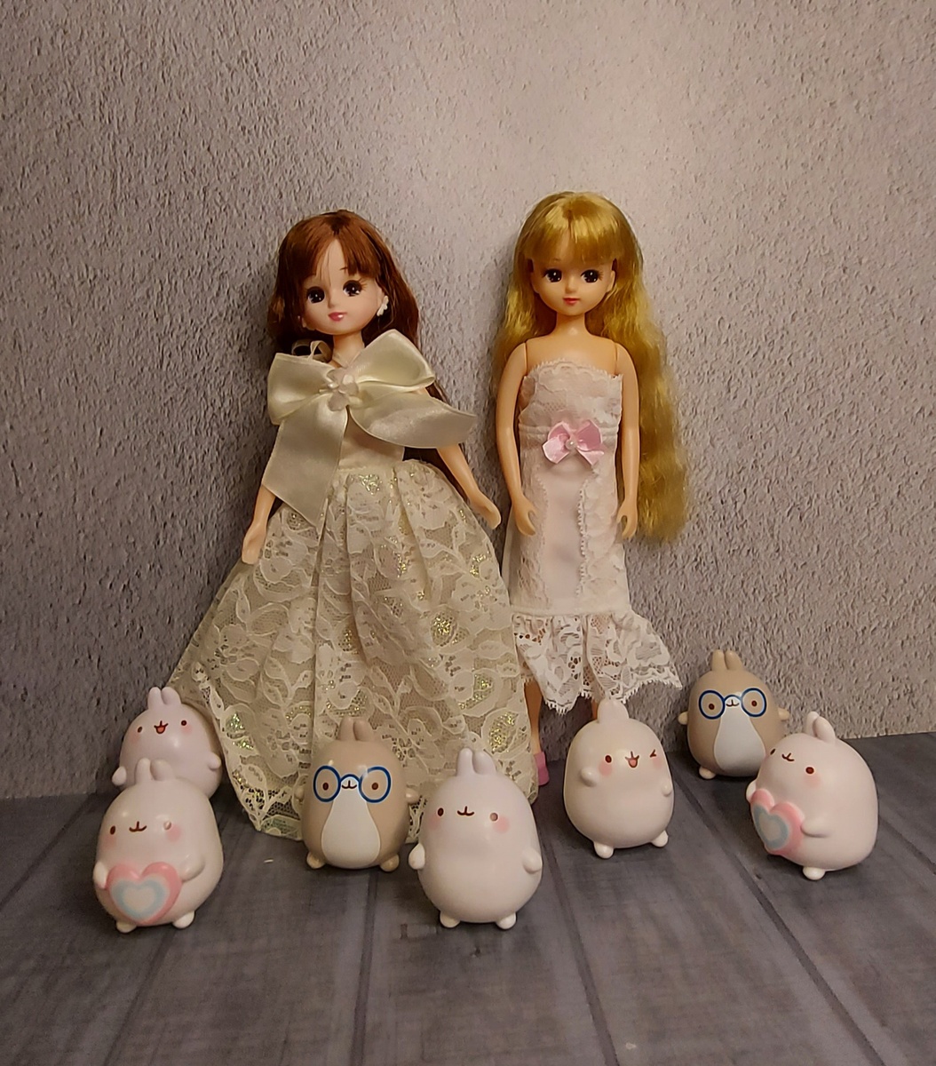 Моланги и девочки Ликки. Фото автора канала