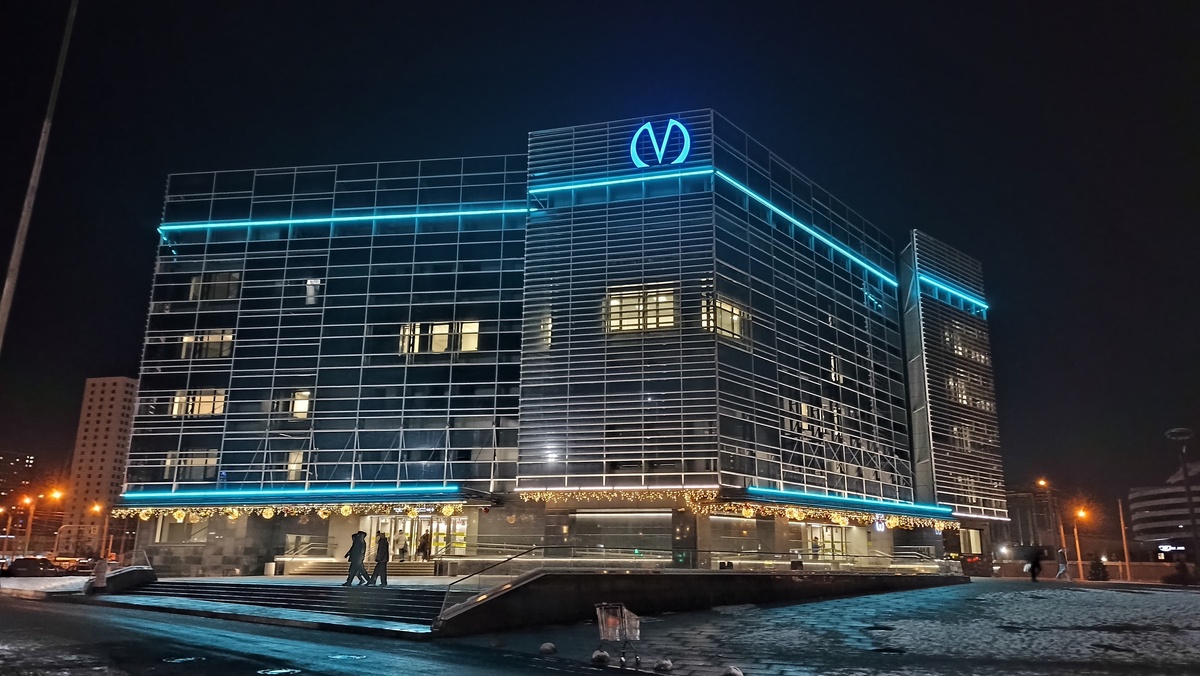 Наземный вестибюль станции "Юго-Западная"