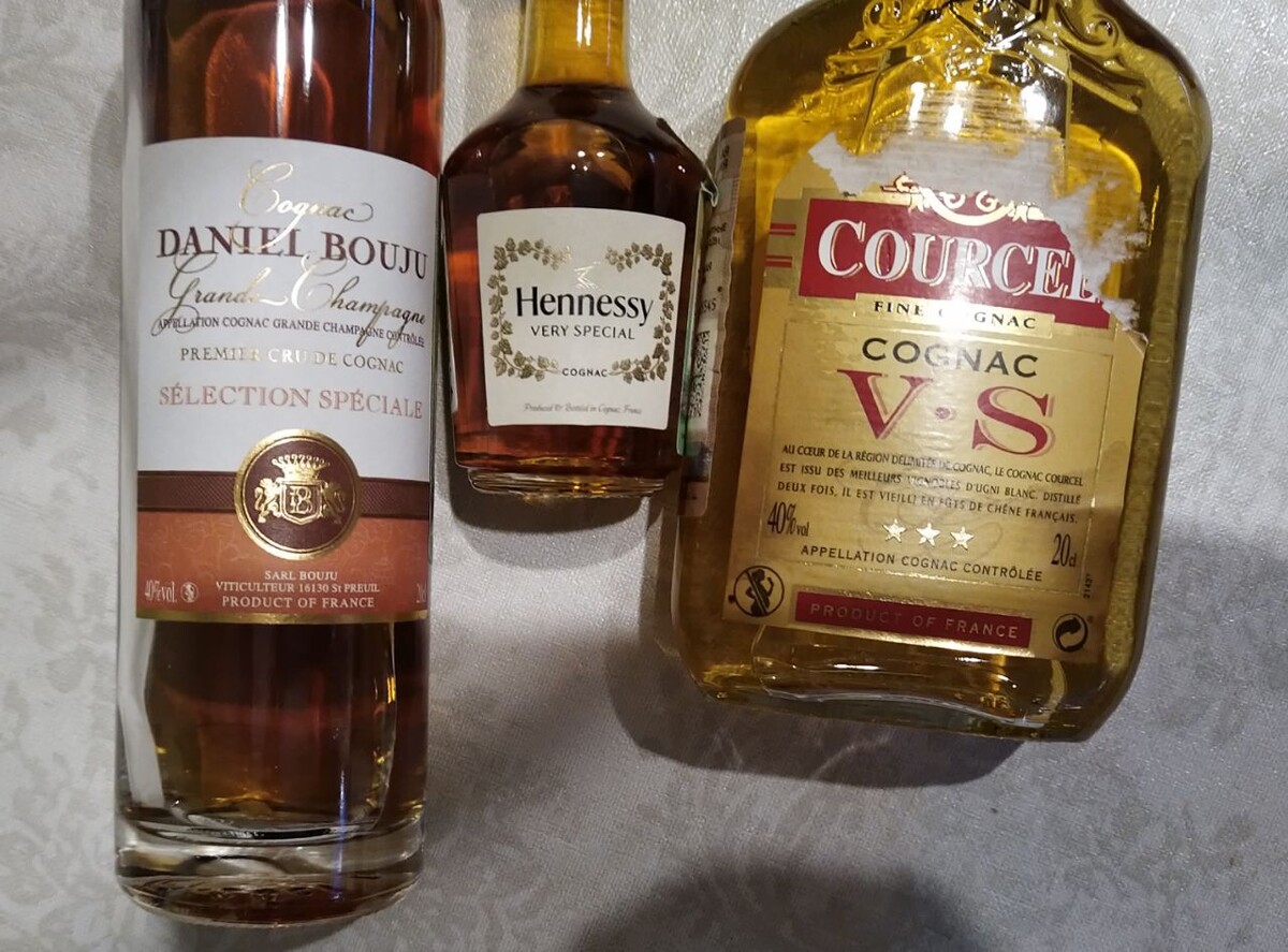 Увидел, что этикетка ободрана, когда уже пробили, и я отошёл от кассы ((