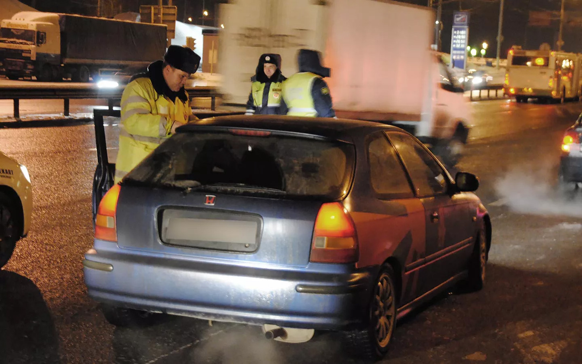 РБК📷Штраф 45 тыс. рублей и лишение водительских прав до двух лет грозит тому, кто сам сядет за руль нетрезвым или пустит за руль выпившего водителя.