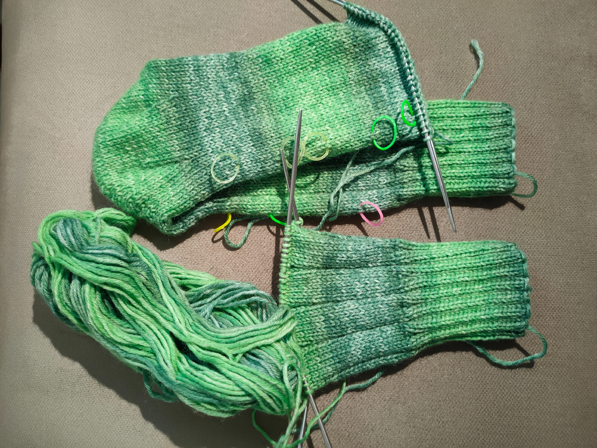 В процессе вязания.