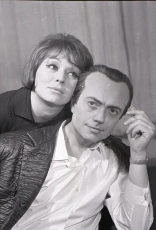 Т. Бестаева и В. Бероев в спектакле "Жизнь Сент-Экзюпери"