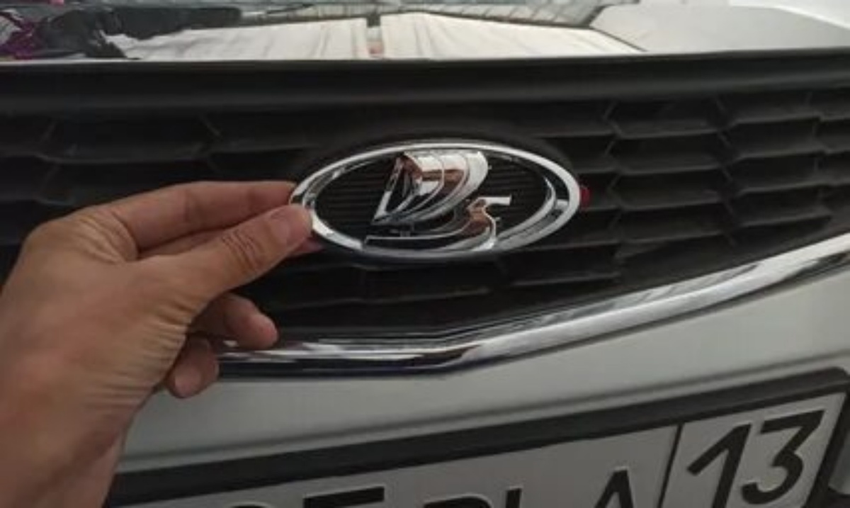 Символ эпохи или памятник доступности? Знакомая ладья на решетке радиатора больше не гарантирует, что автомобиль будет по карману простому работяге.