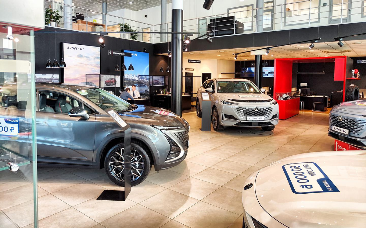 В любом случае повышение НДС заставит переписать ценники в салонах автомобильных дилеров