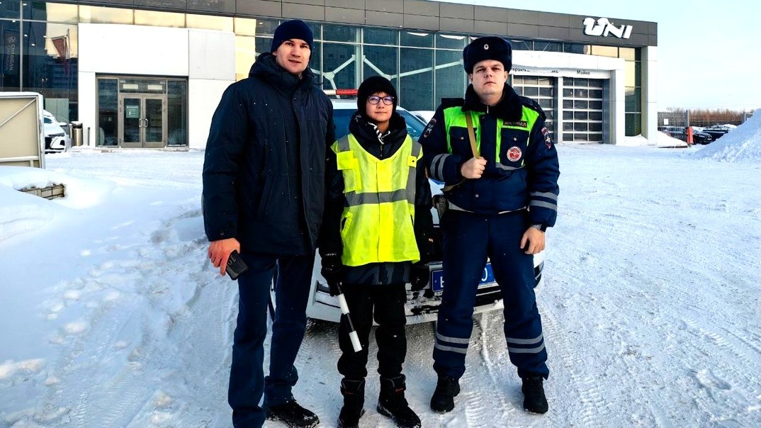    Инспекторы ДПС Нижневартовска исполнили мечту маленького югорчанина