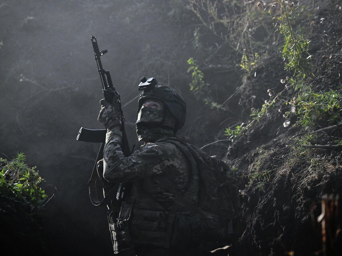    Военнослужащий ВС РФ в зоне СВО | © РИА Новости / Алексей Майшев