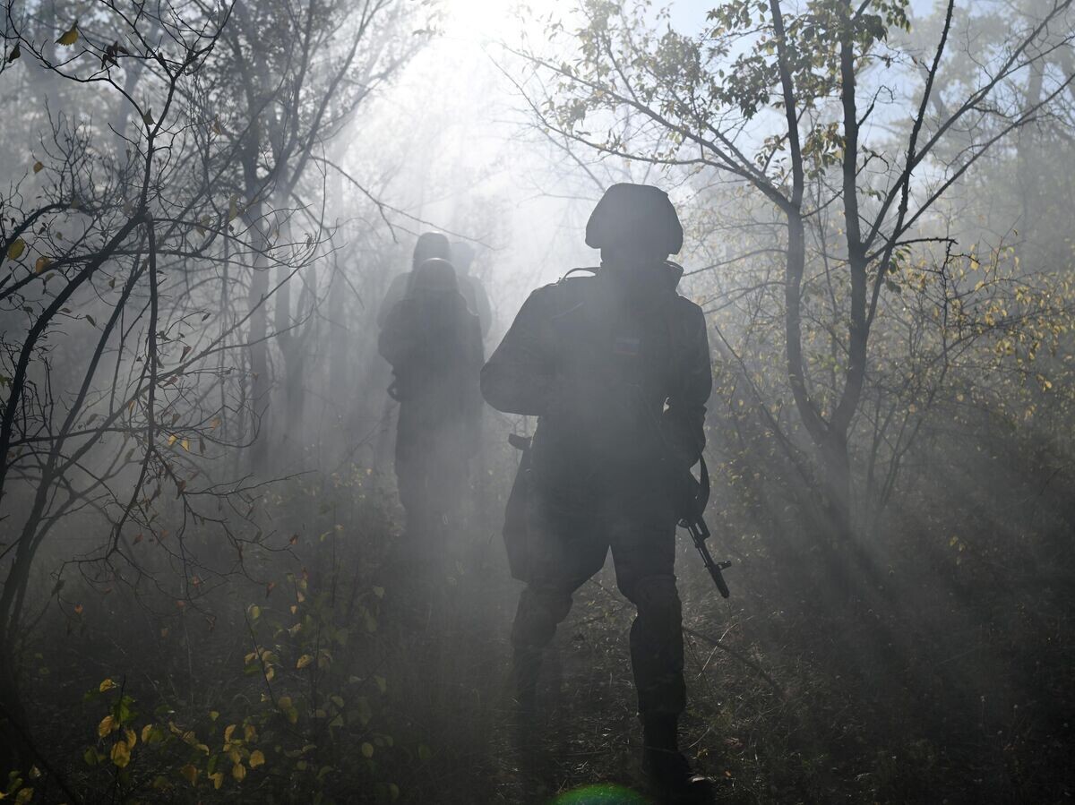    Военнослужащие ВС РФ в зоне проведения СВО | © РИА Новости / Алексей Майшев