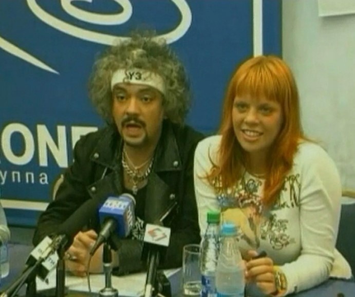 Филипп Киркоров на пресс-конференции в Ростове-на-Дону, 2004 год.