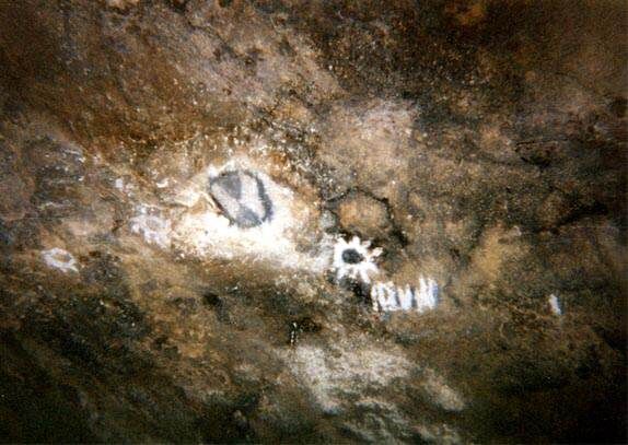 Черное солнце. Наскальный рисунок. Модока. США.