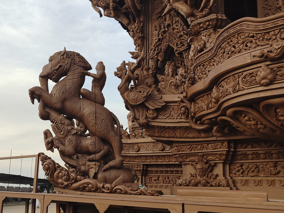 Храм снаружи