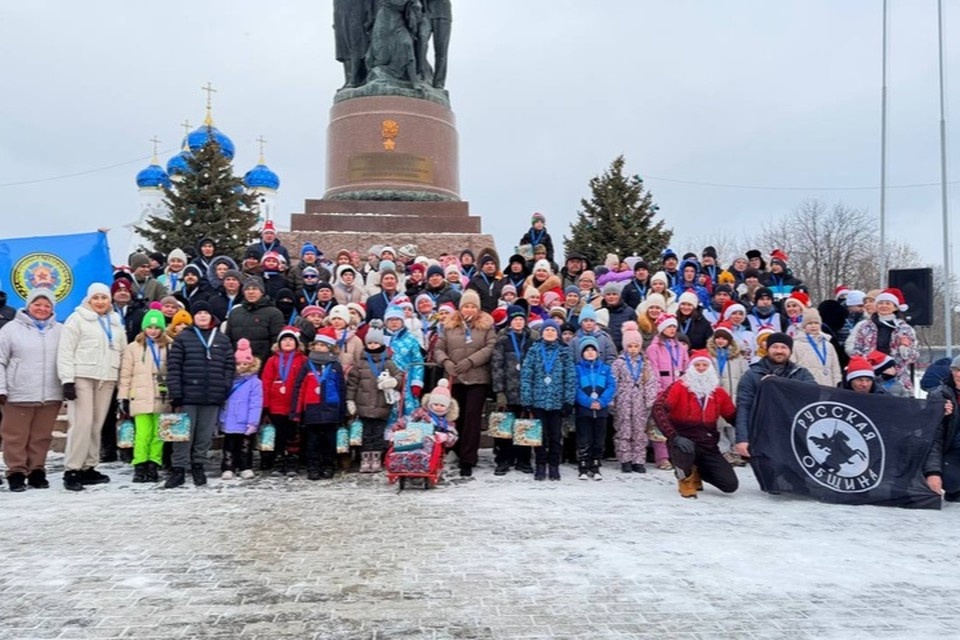    В Краснодоне состоялся традиционный Новогодний легкоатлетический пробег. ФОТО: ТГ-канал Сергея Козенко