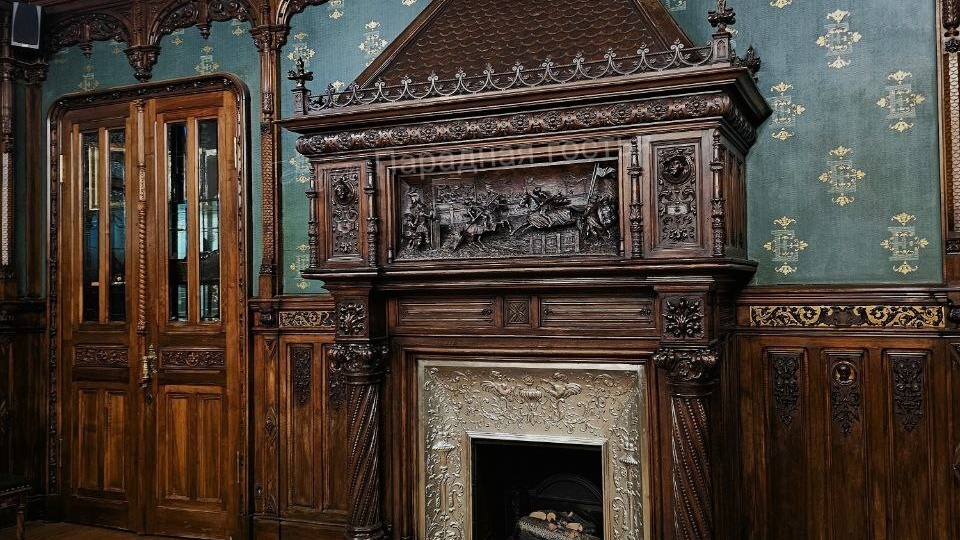 Ореховая столовая в особняке Елисеевых, Санкт-Петербург
