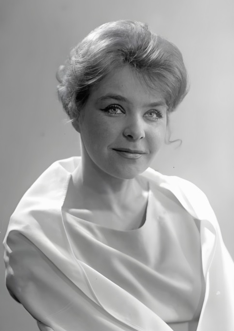 Нина Ургант