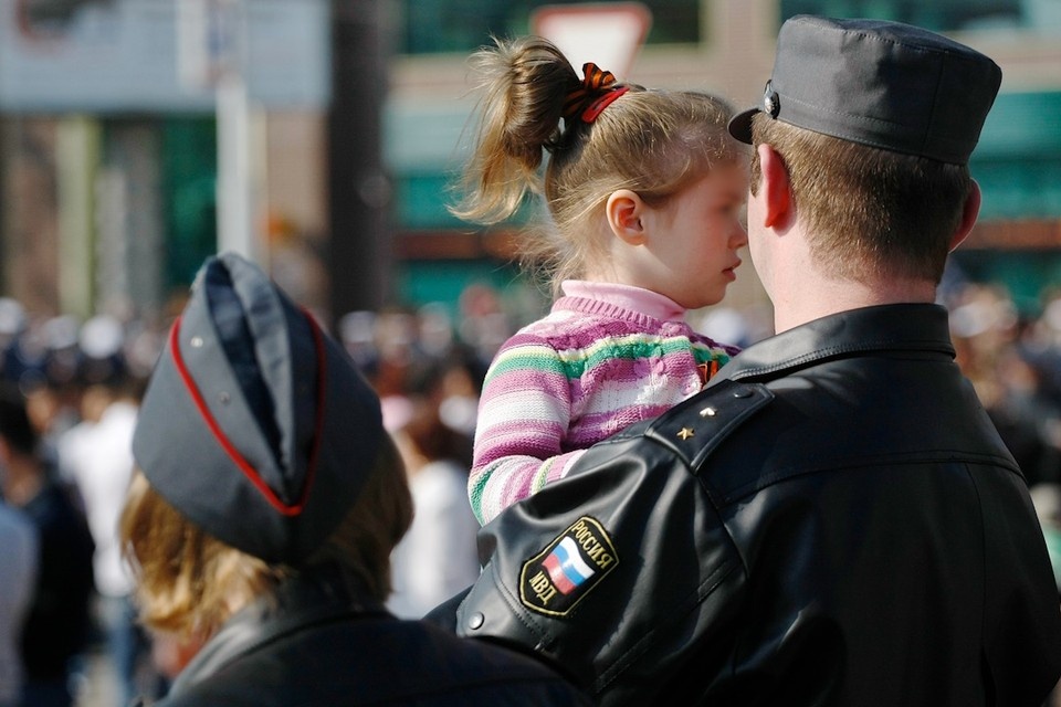    Люди передали брошенного ребенка полицейским. Евгения ГУСЕВА