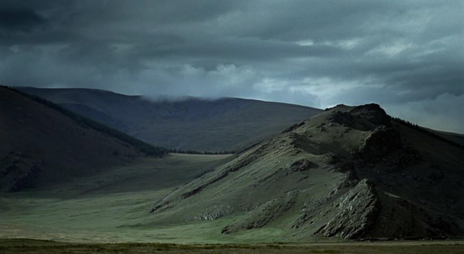 Монгольский пейзаж как отдельный герой. Пещера жёлтого пса (Die Höhle des gelben Hundes), 2005.