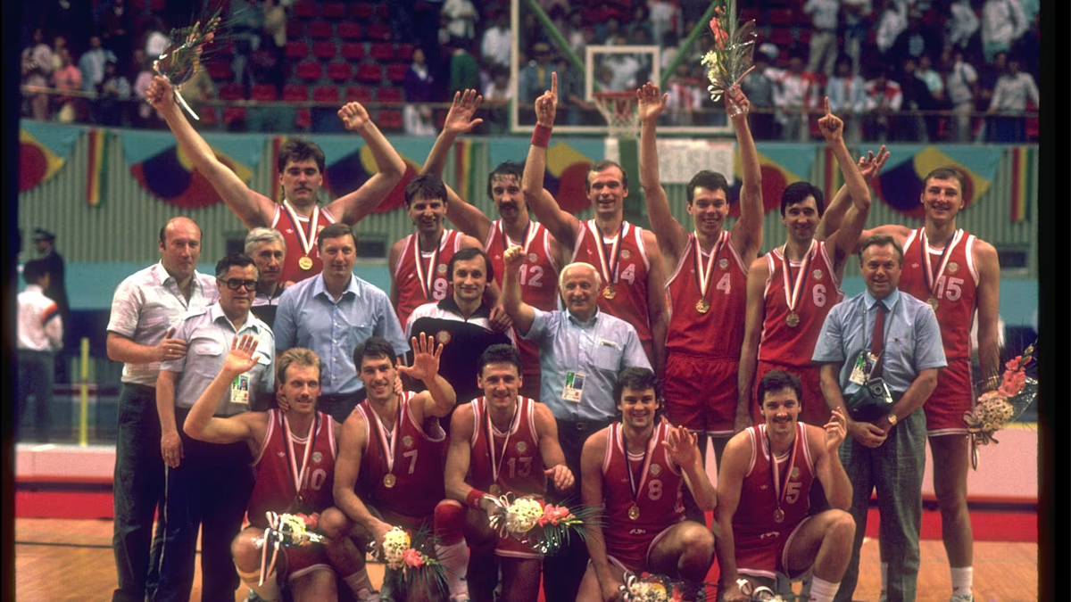 Сборная СССР в 1988 году.