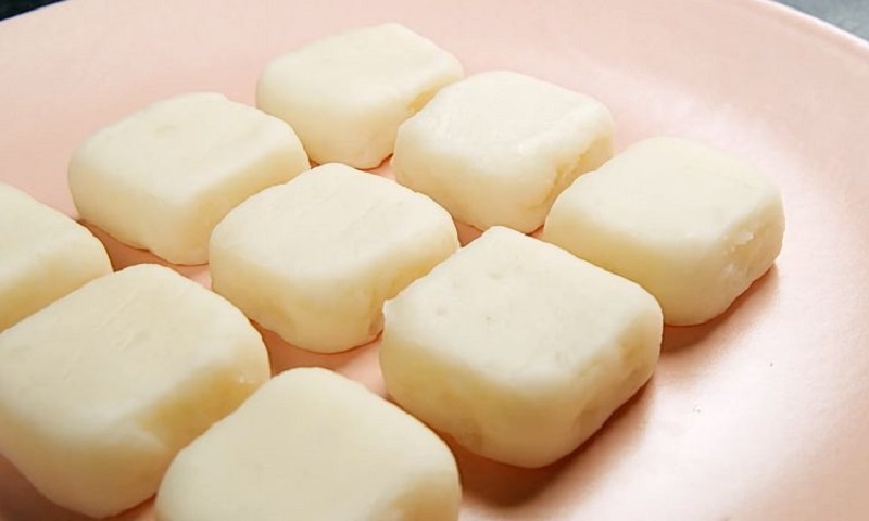 Готовим натуральные ириски на сковороде: домашние конфеты из молока, которые по вкусу лучше фабричных