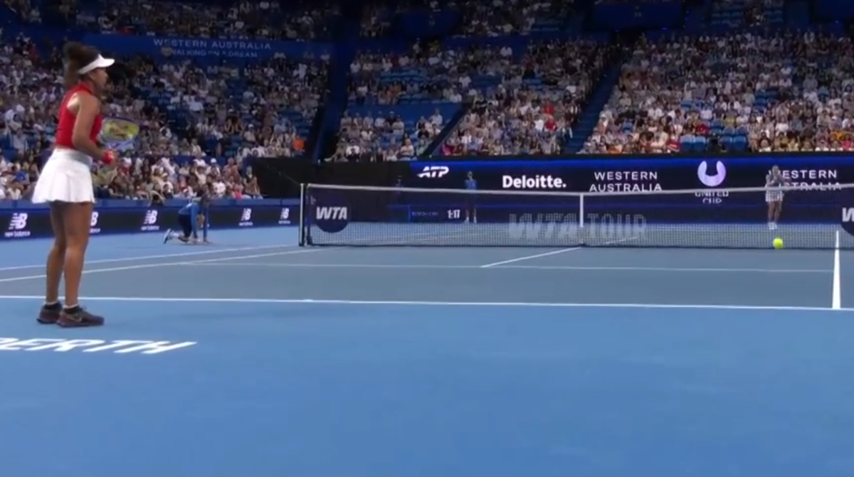 Саккарри обыгрыват Осаку 