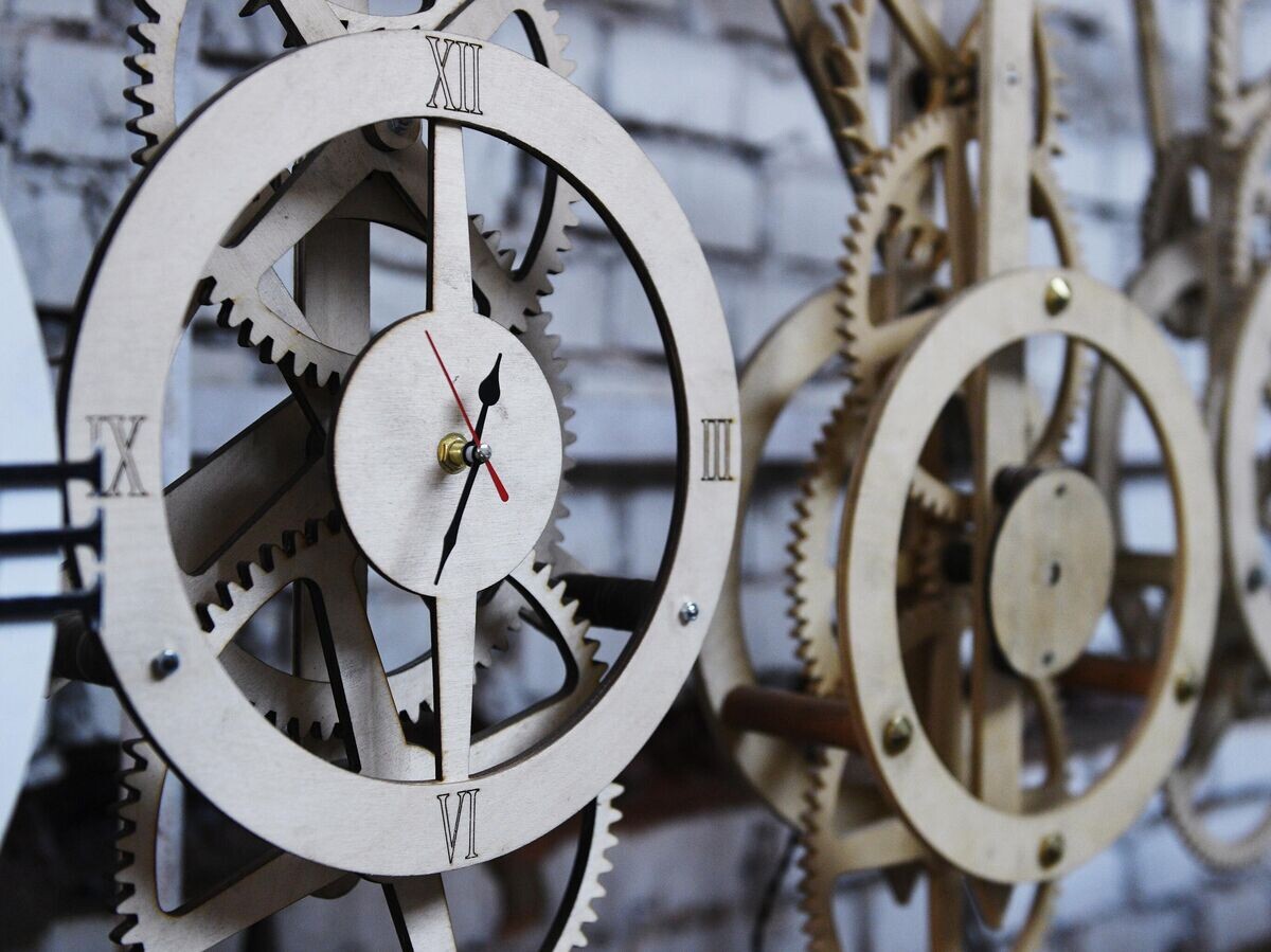    Ремонт и обслуживание московских уличных часов | © РИА Новости / Валерий Мельников