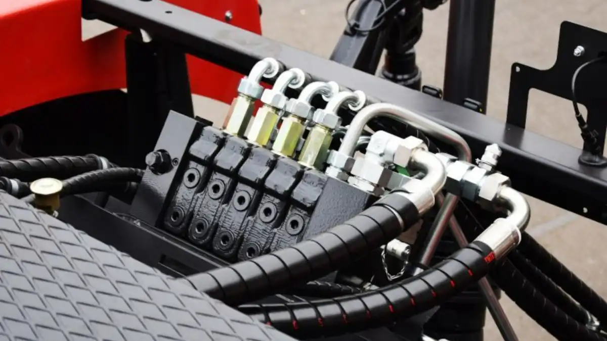 Фото: kirovets-ptz.comГидравлическая система рабочего оборудования тракторов КИРОВЕЦ