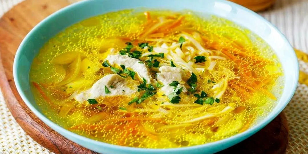 Куриный суп с лапшой — раздельная варка бульона и мяса. Рекомендуется к употреблению в период праздников!