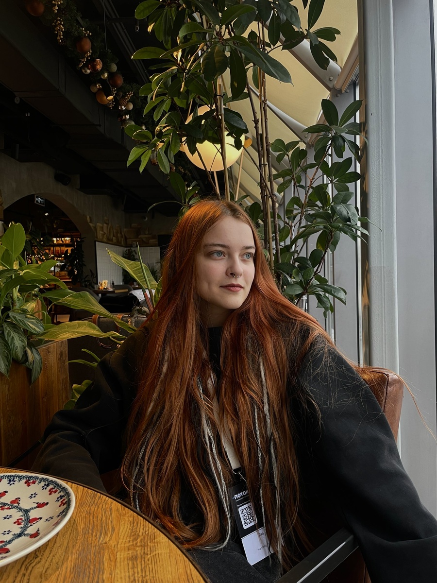 Яна Гойгель — предприниматель, плетет резинки с косами, косы на карабинах