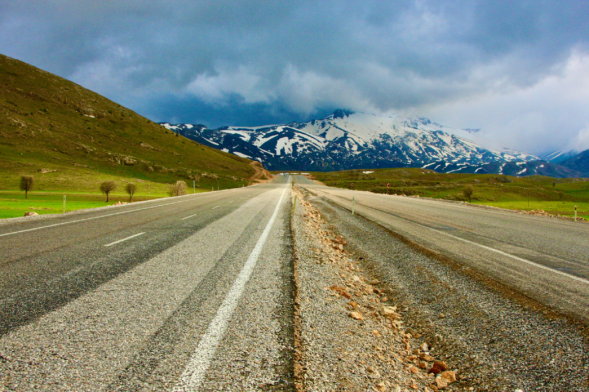 Хребет Тахталы