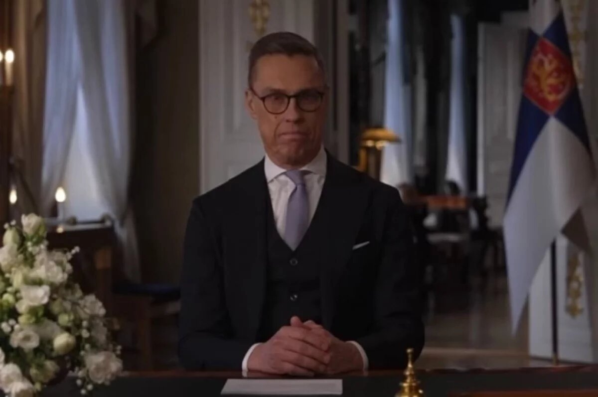    Стубб с кривым и мятым галстуком выдал свой страх перед Россией