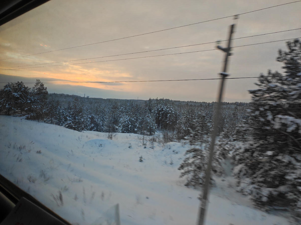 Жаль, что камера не передаёт игру света и эти оттенки