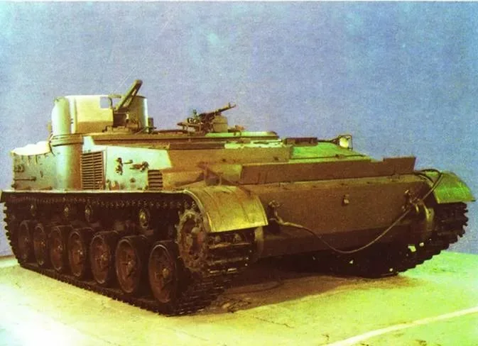 Вмещал 28 человек. История забытого советского БТР на шасси СУ-100П