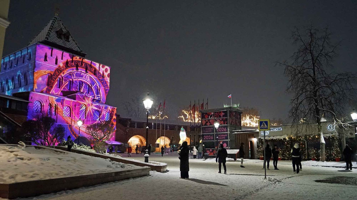 Кремль — одна из главных новогодних площадок в Нижнем Новгороде. Листайте галерею, чтоб увидеть ещё фото
