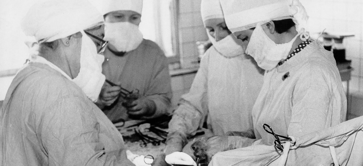 Тяжелые условия вынуждают решать сначала неотложные проблемы.