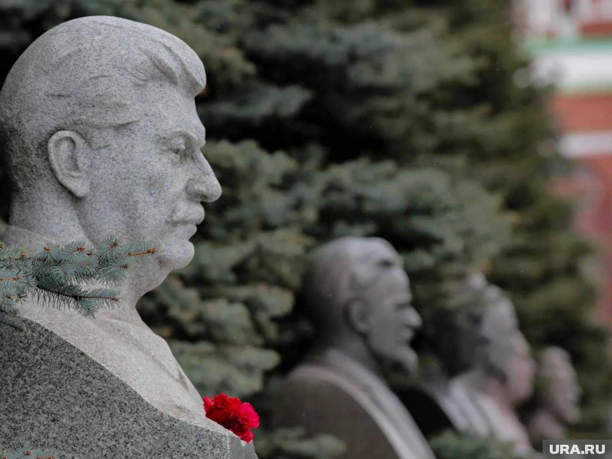     Появление памятника Сталину в Екатеринбурге может создать общественное напряжение, считают члены ассоциации