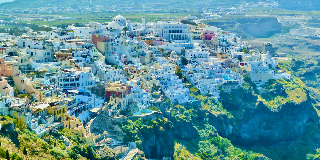Санторини: белый остров, синее море и краски заката