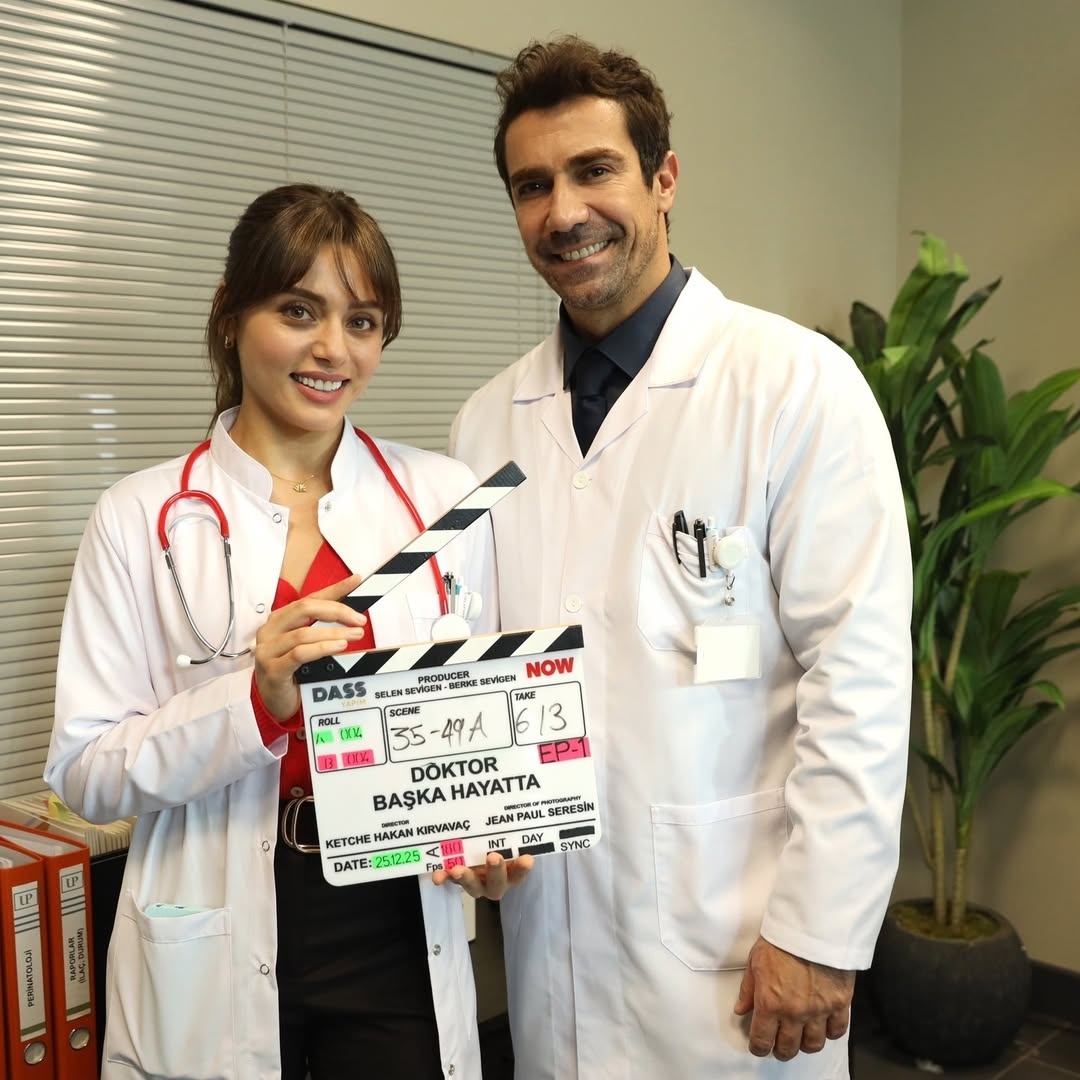 Сыла Тюркоглу и Ибрагим Челиккол на съемочной площадке 