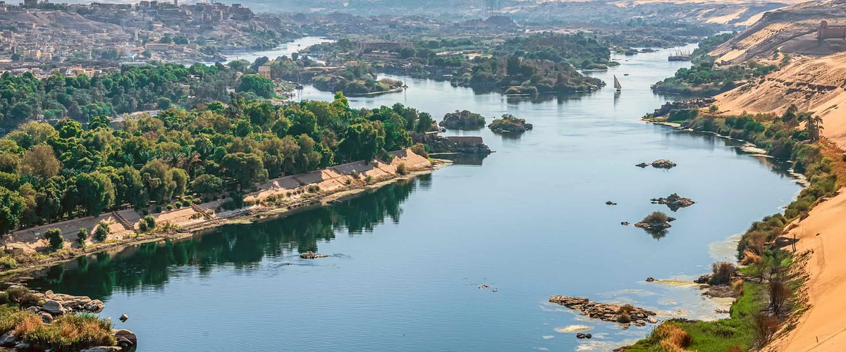 Нил — одна из величайших по протяжённости речных систем в мире