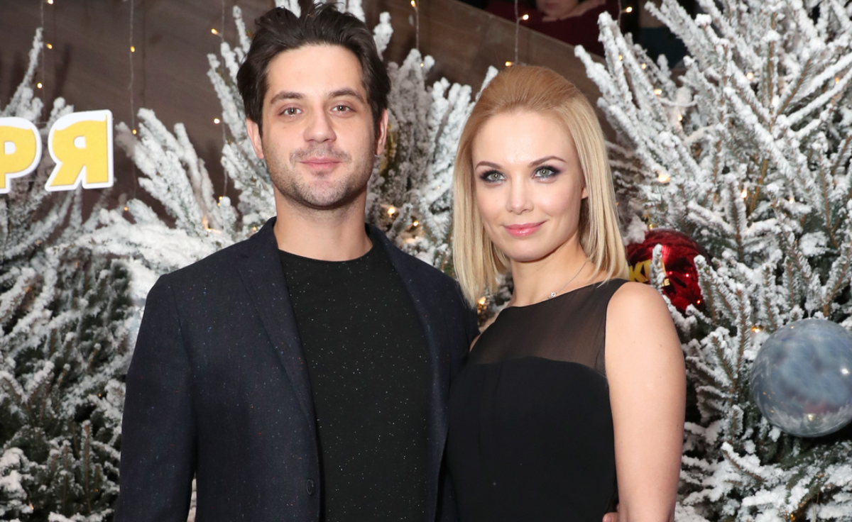 Марк с женой