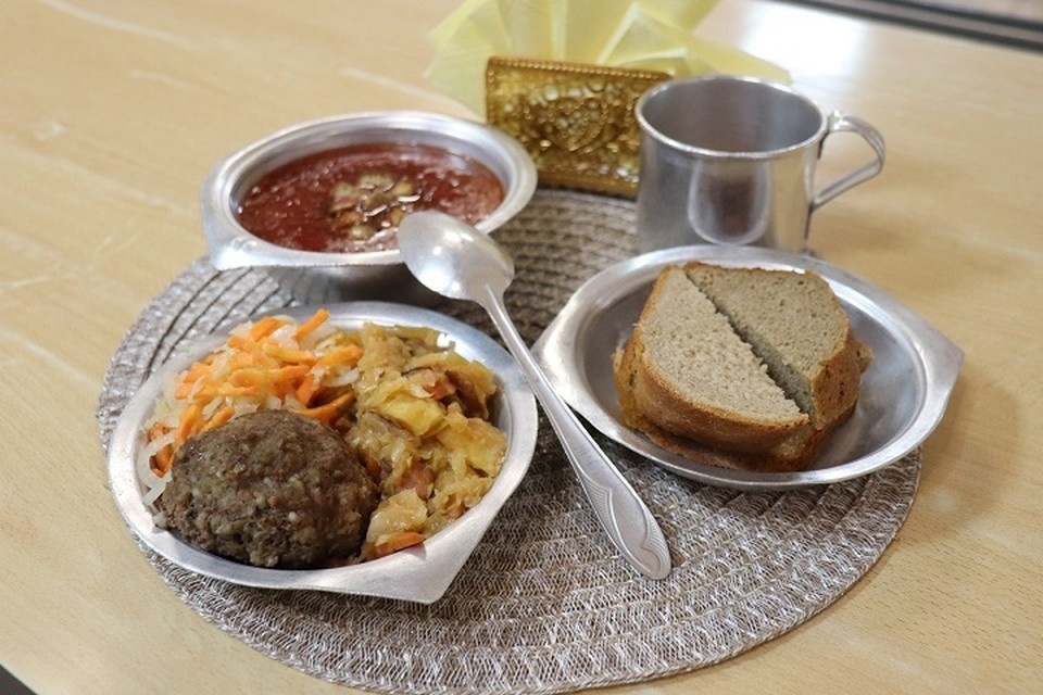    Осужденные высоко оценили праздничные блюда. Фото: ГУФСИН России по Свердловской области